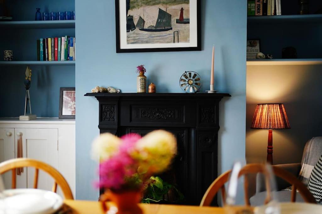 Northdene Cottage - Cosy Old Fisherman'S Cottage Two Mins From Sea - Free Parking - Wood Burning Stove - Roll Top Bath - Dog Friendly 迪尔 外观 照片