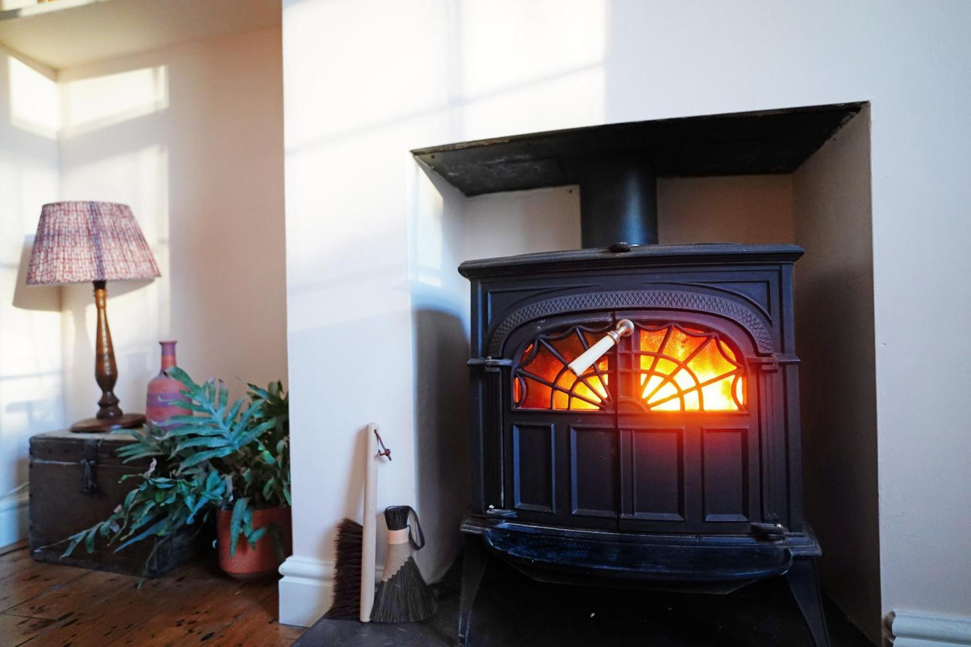 Northdene Cottage - Cosy Old Fisherman'S Cottage Two Mins From Sea - Free Parking - Wood Burning Stove - Roll Top Bath - Dog Friendly 迪尔 外观 照片