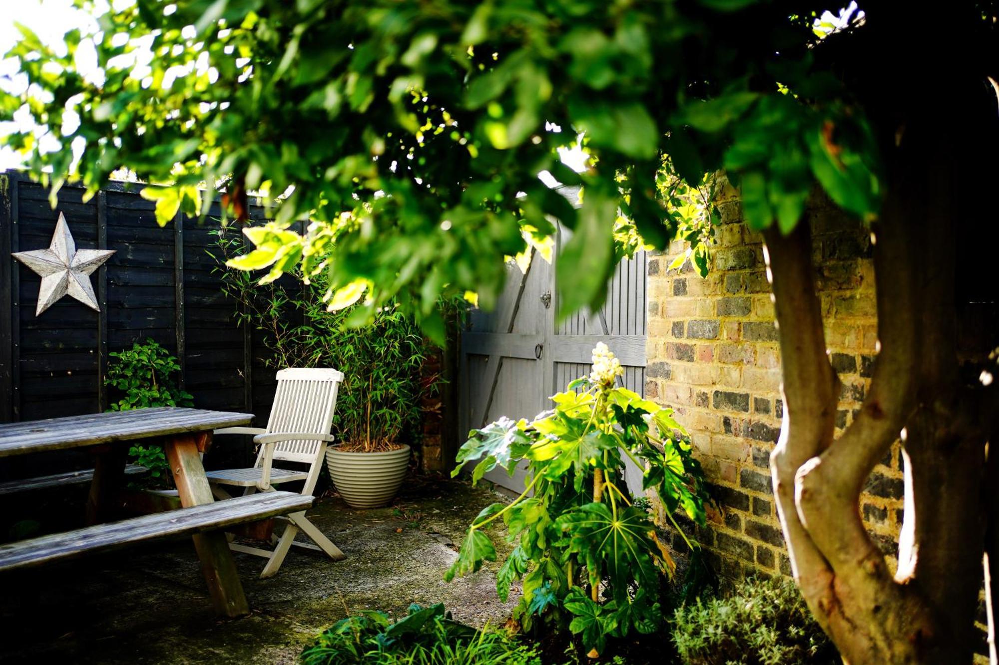 Northdene Cottage - Cosy Old Fisherman'S Cottage Two Mins From Sea - Free Parking - Wood Burning Stove - Roll Top Bath - Dog Friendly 迪尔 外观 照片