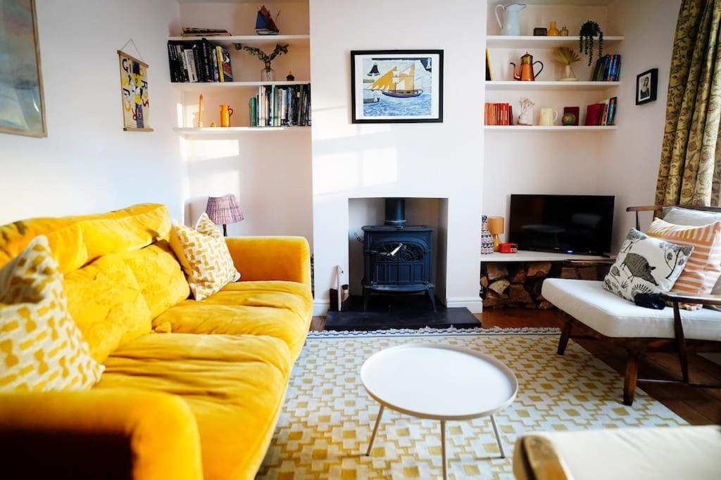 Northdene Cottage - Cosy Old Fisherman'S Cottage Two Mins From Sea - Free Parking - Wood Burning Stove - Roll Top Bath - Dog Friendly 迪尔 外观 照片